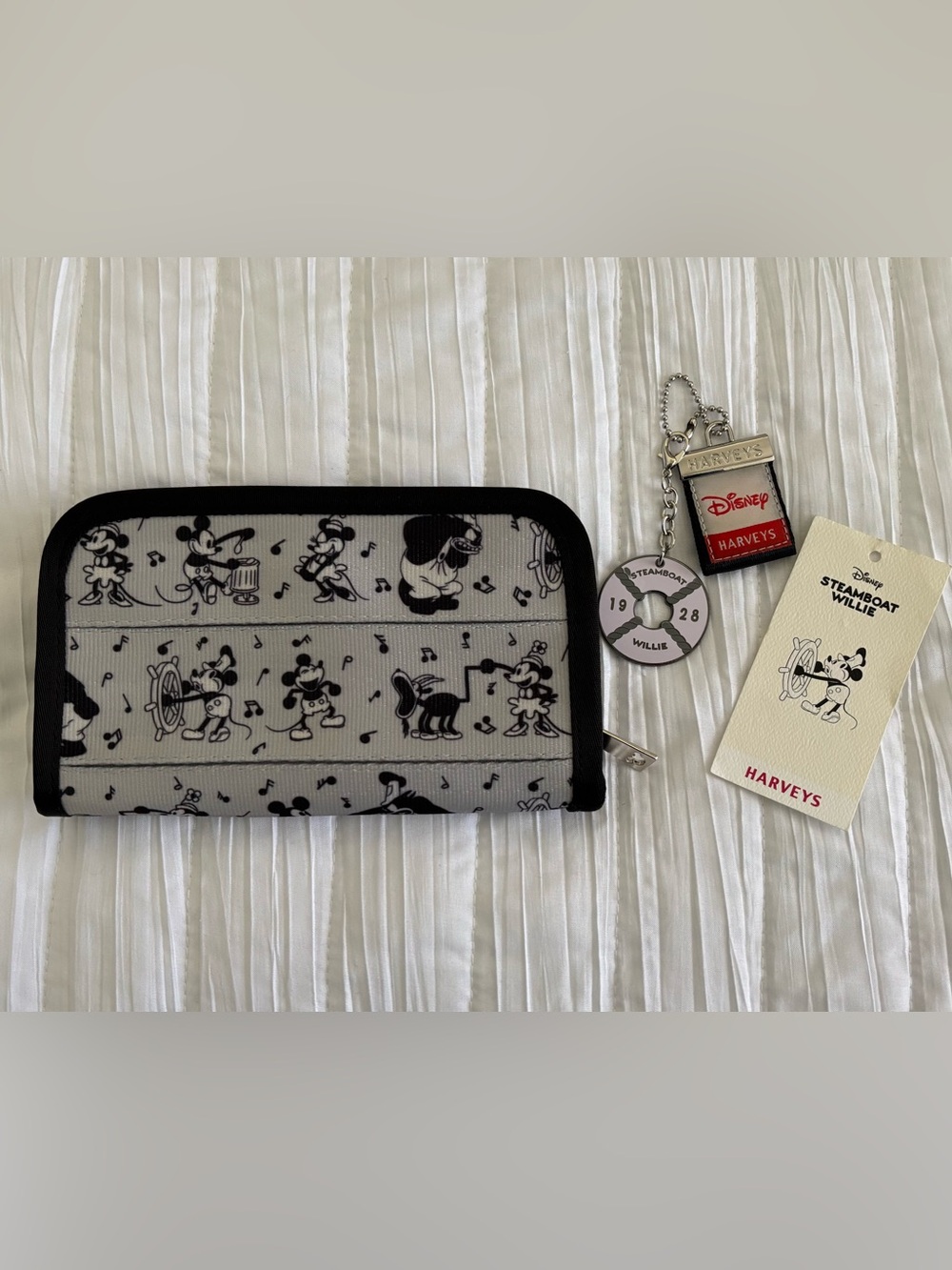 Harveys Disney Steamboat Willie Classic Wallet Streamline Style Mickey Mouse EUC
